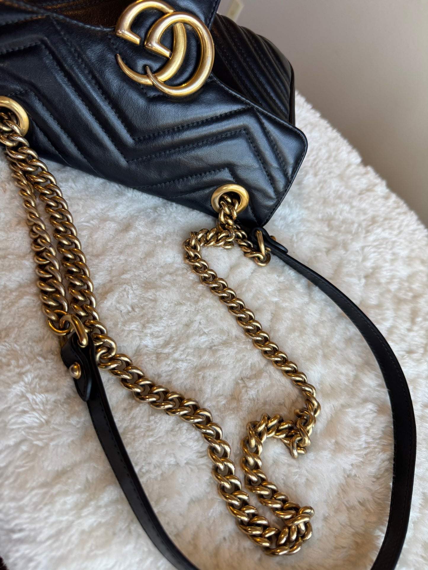 GUCCI GG Marmont Flap Matelasse Leather Small