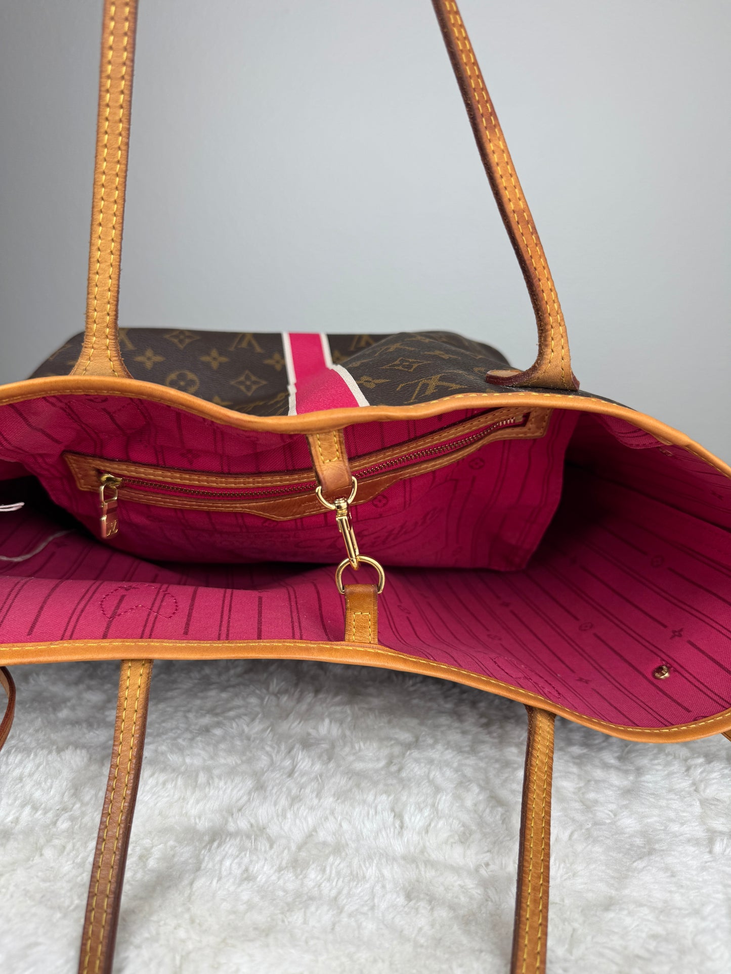 LOUIS VUITTON Neverfull Limited Monogram MM 2011