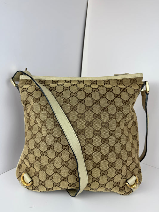 GUCCI Abbey Messenger GG Canvas