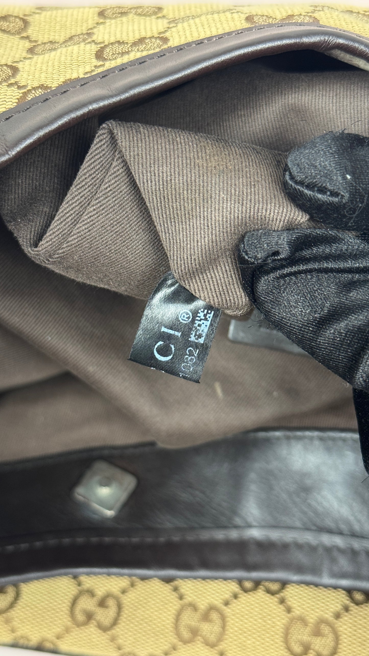 Gucci GG Canvas Hobo Shoulder Bag (Vintage)