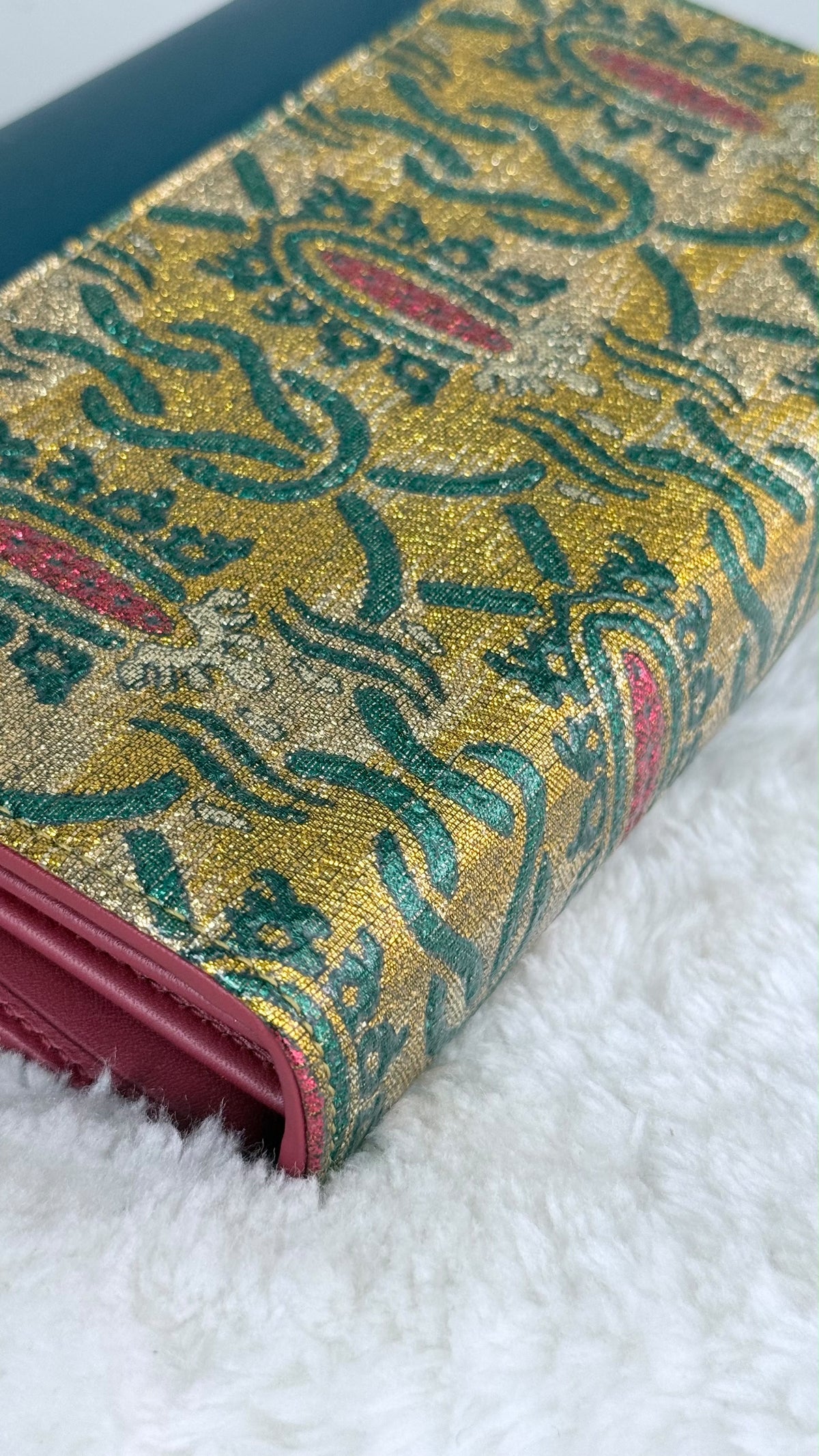 GUCCI Brocade Dionysus Wallet on chain