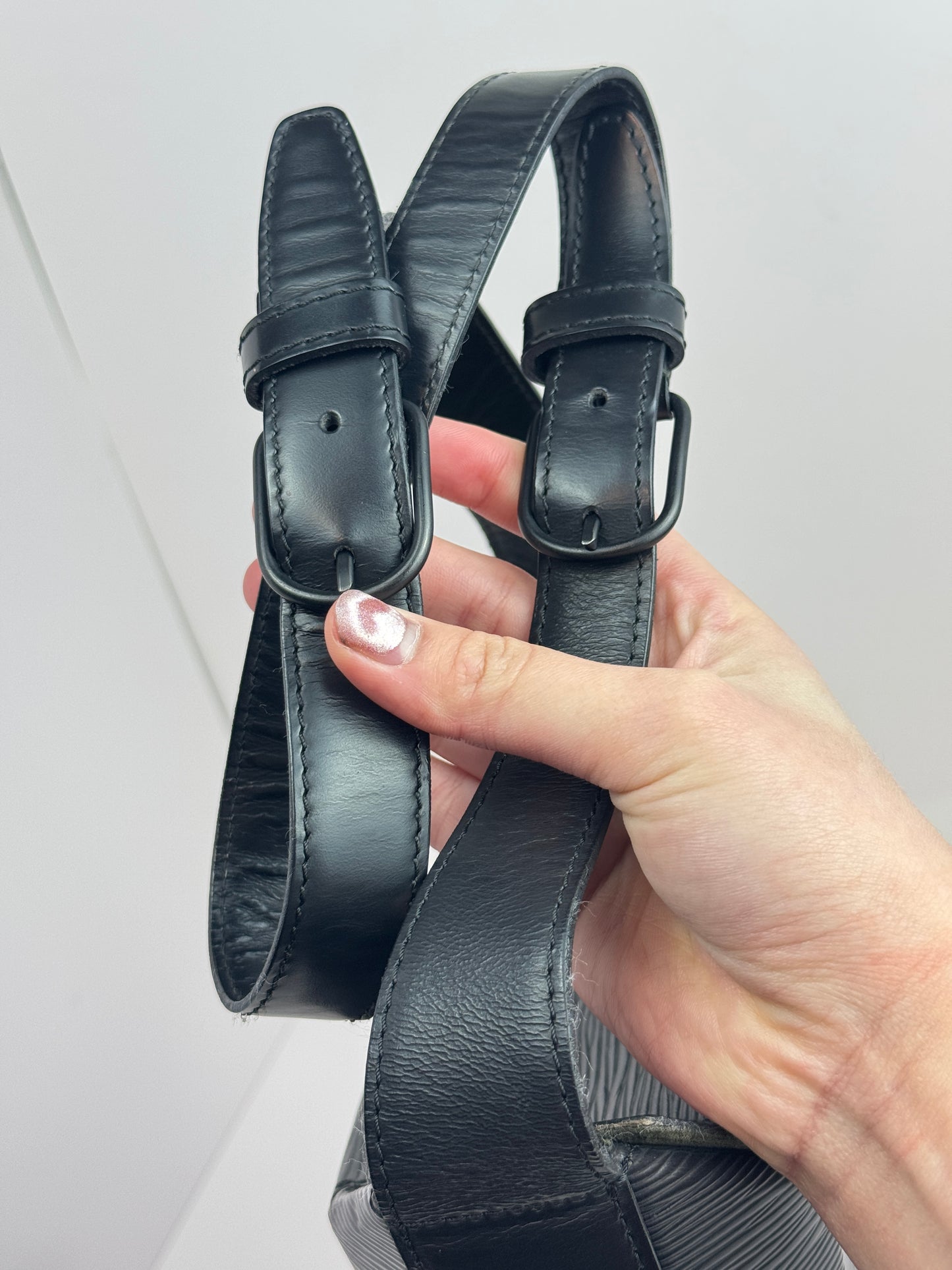 Louis Vuitton Epi Sac Seau Shoulder bag