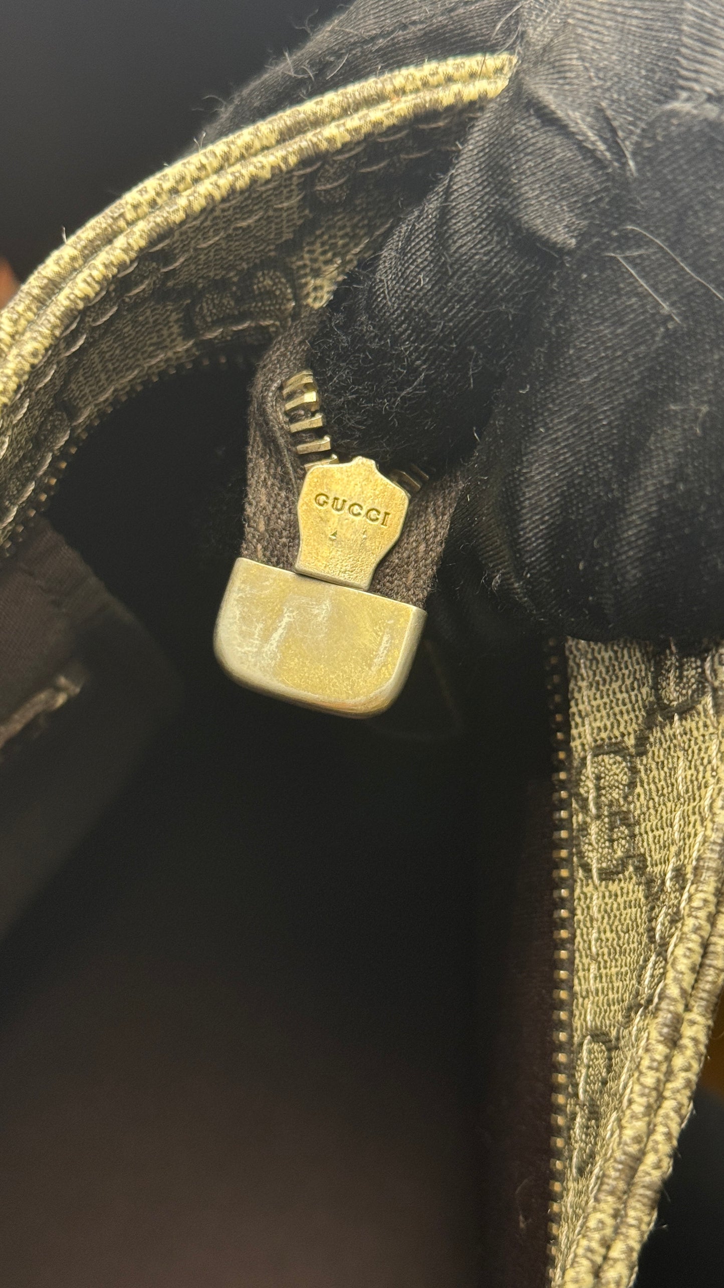 Gucci Flat Messenger Monogram Brown