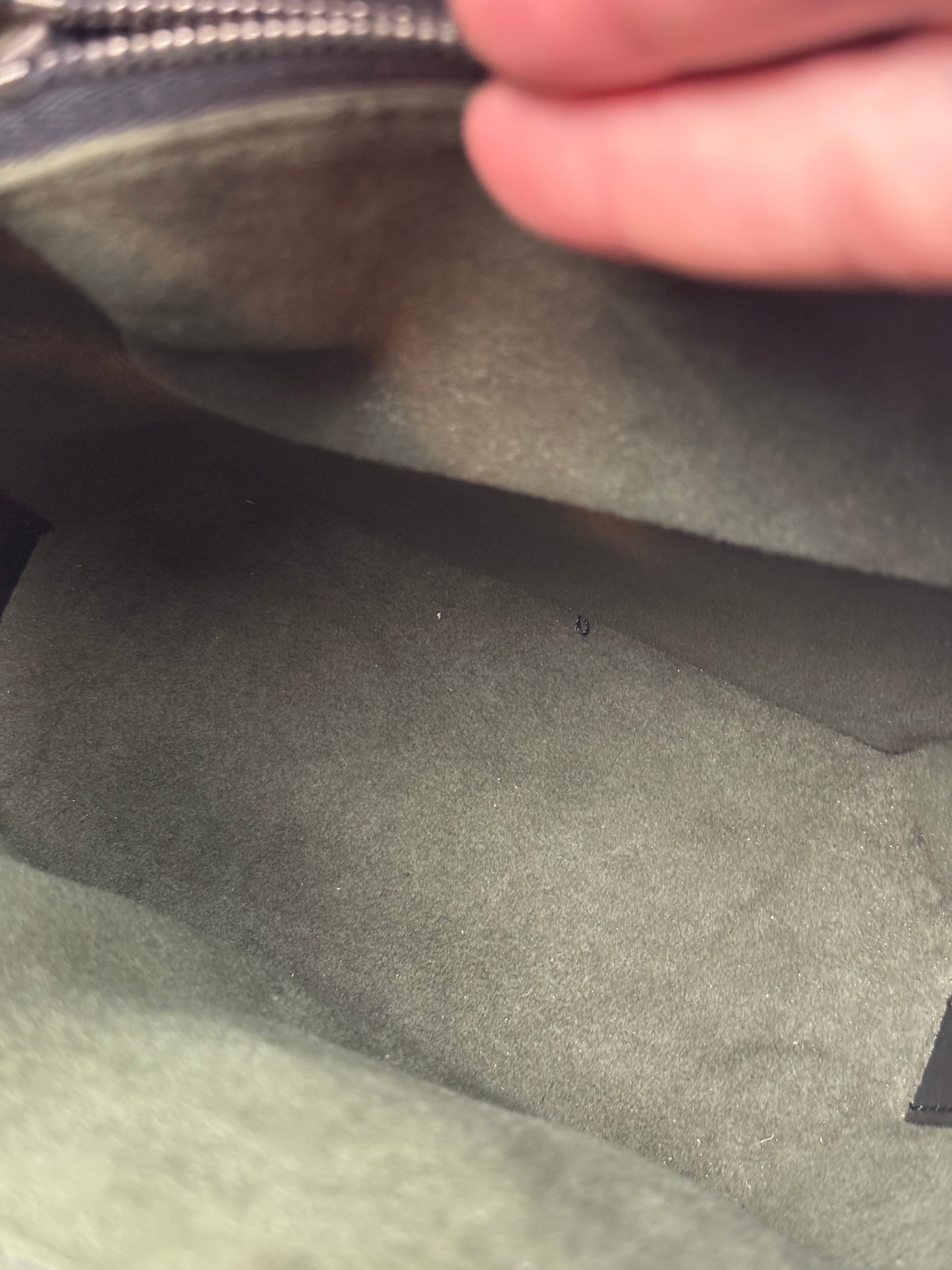 Louis Vuitton Epi Sac Seau Shoulder bag