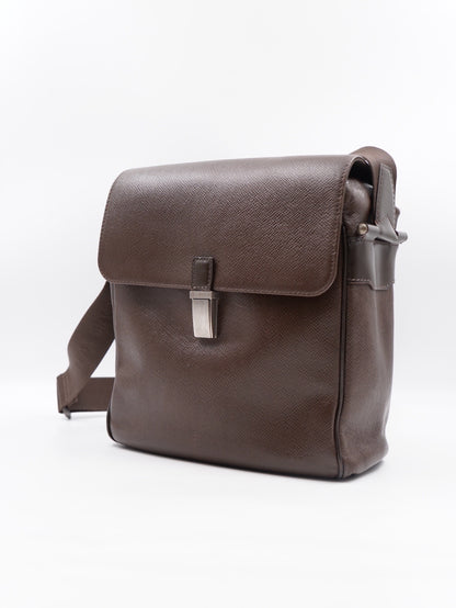 Louis Vuitton Taiga Leather yaranga