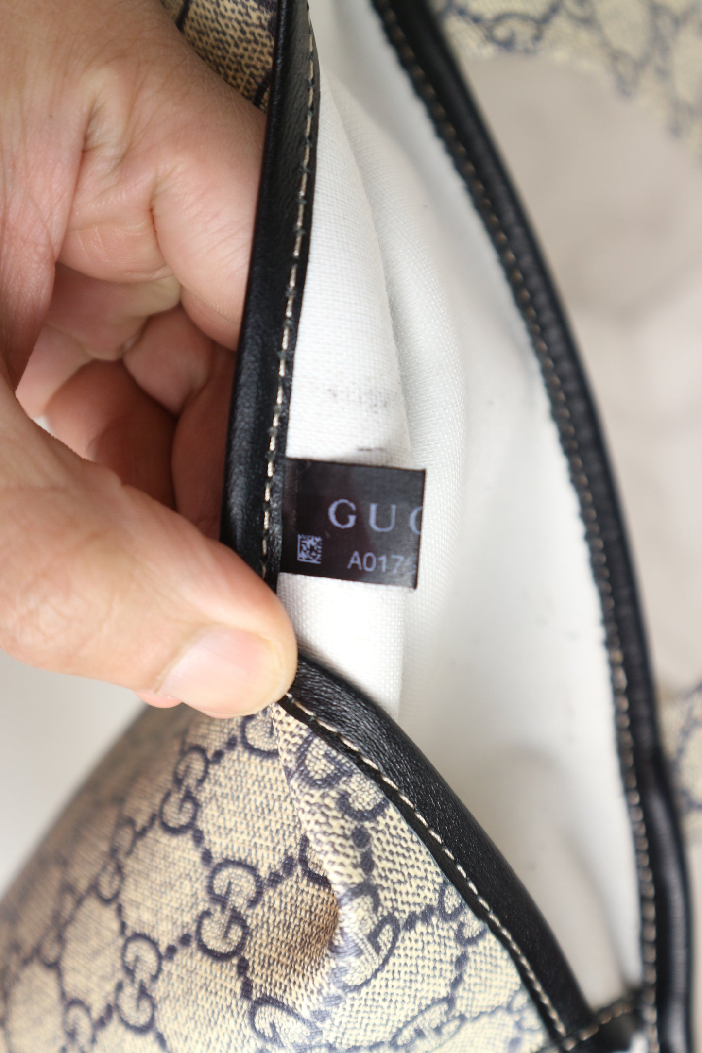 Gucci Web Loop Tote GG Supreme Navy