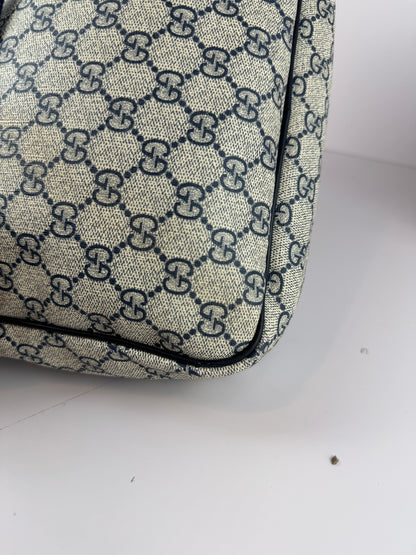 GUCCI Front Zip Messenger GG Supreme Coated Canvas