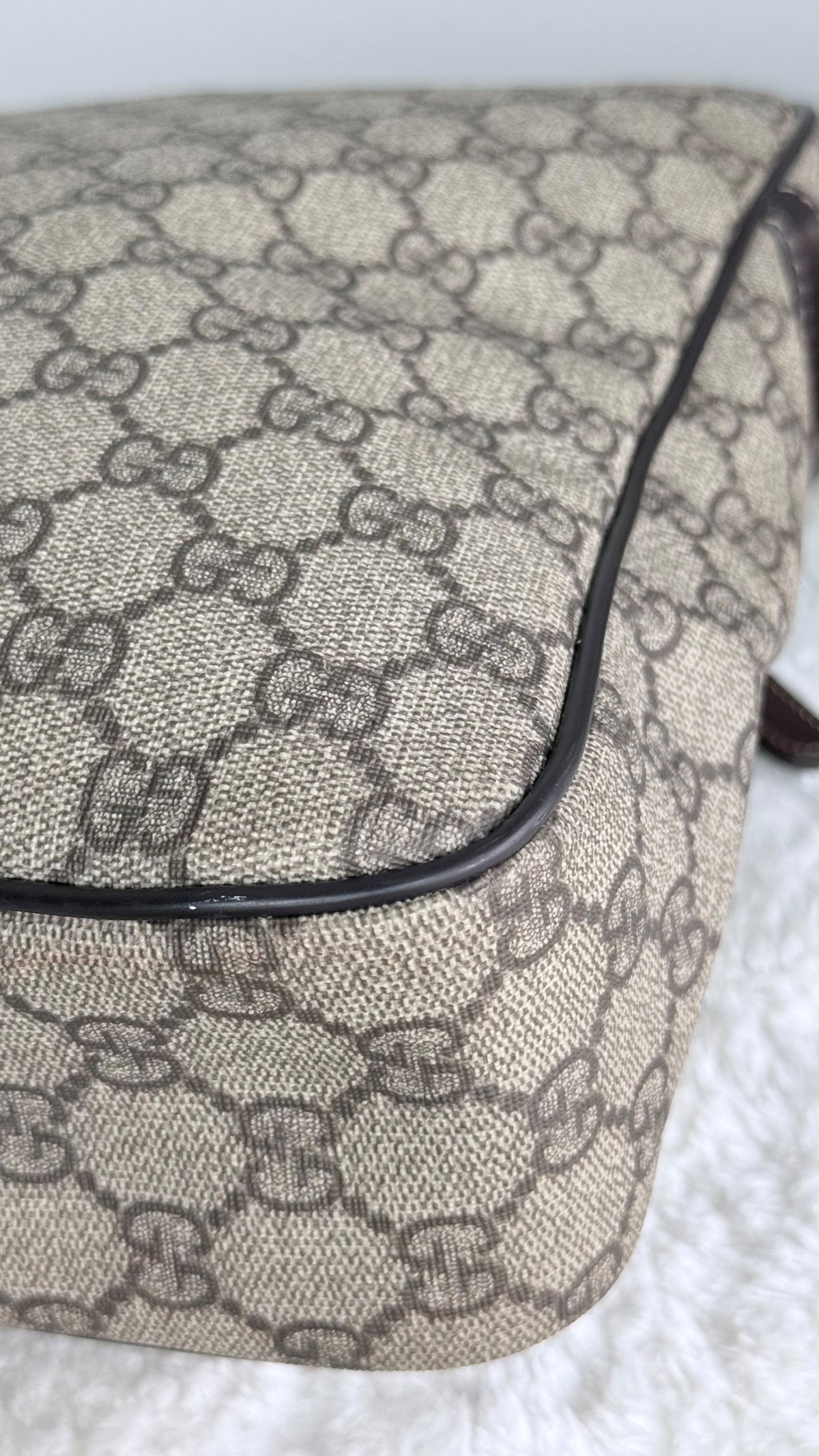 GUCCI Front Zip Messenger GG Coated Canvas Brown