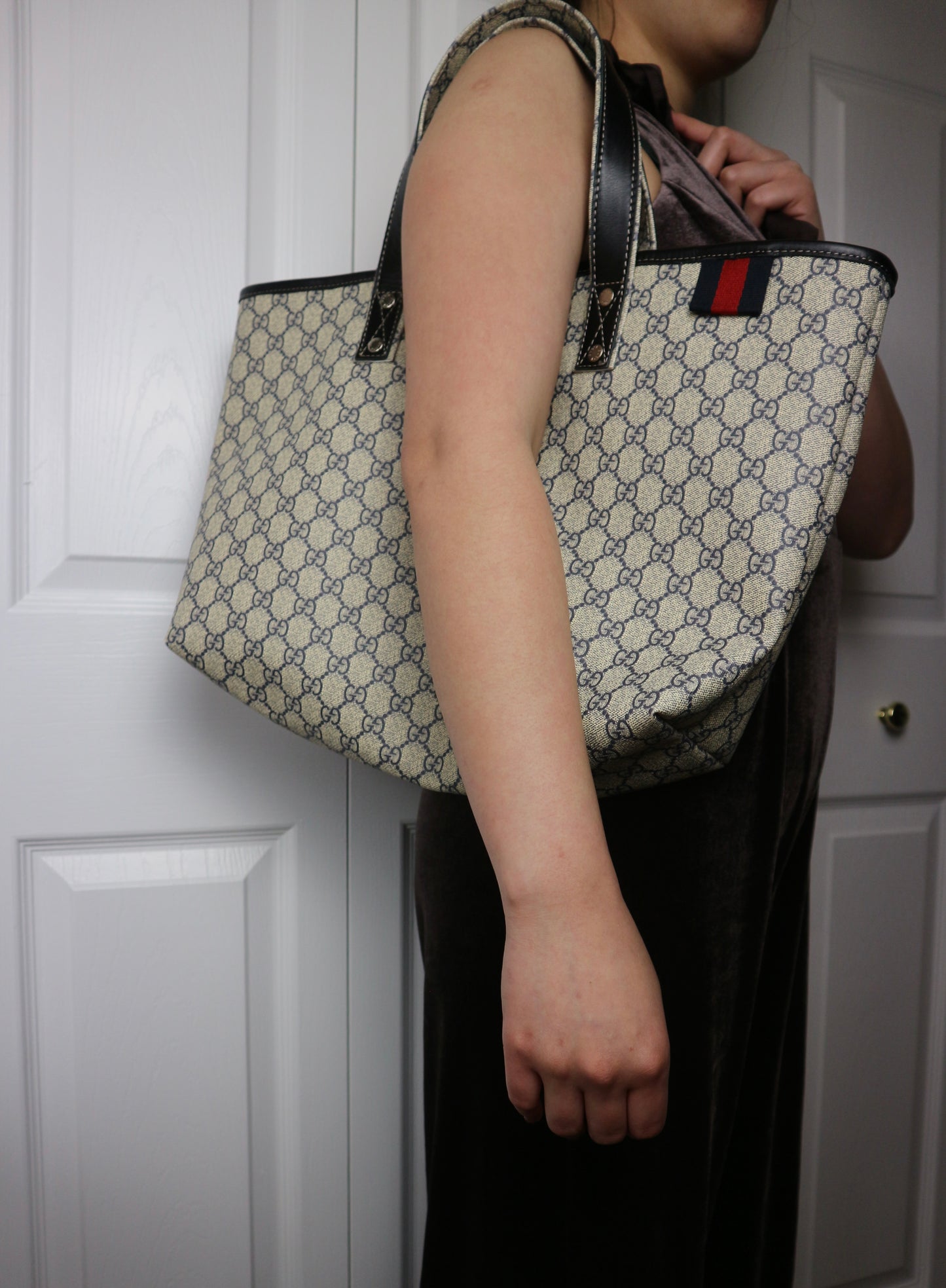 Gucci Web Loop Tote GG Supreme Navy