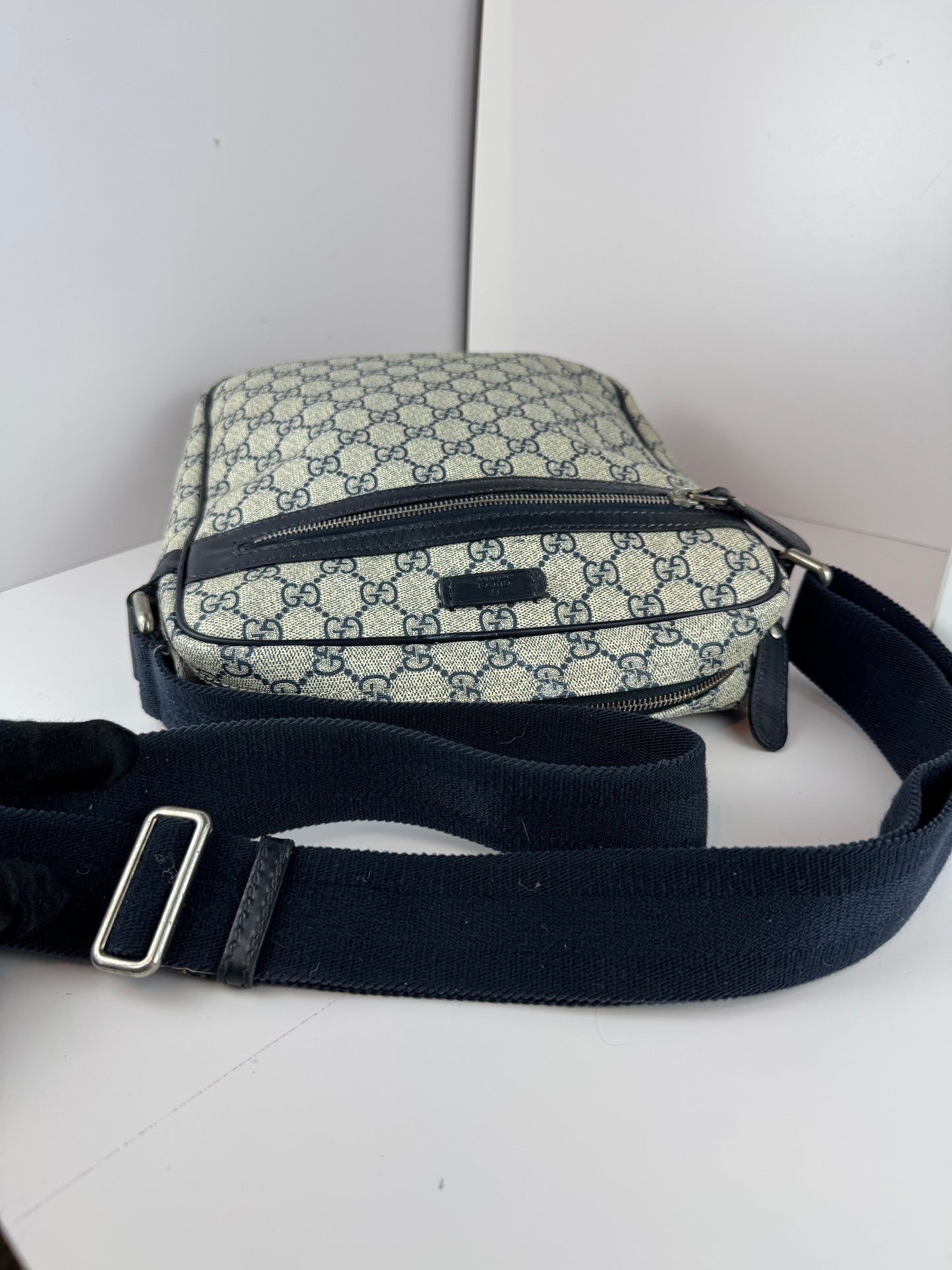 GUCCI Front Zip Messenger GG Supreme Coated Canvas