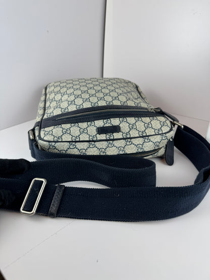 GUCCI Front Zip Messenger GG Supreme Coated Canvas