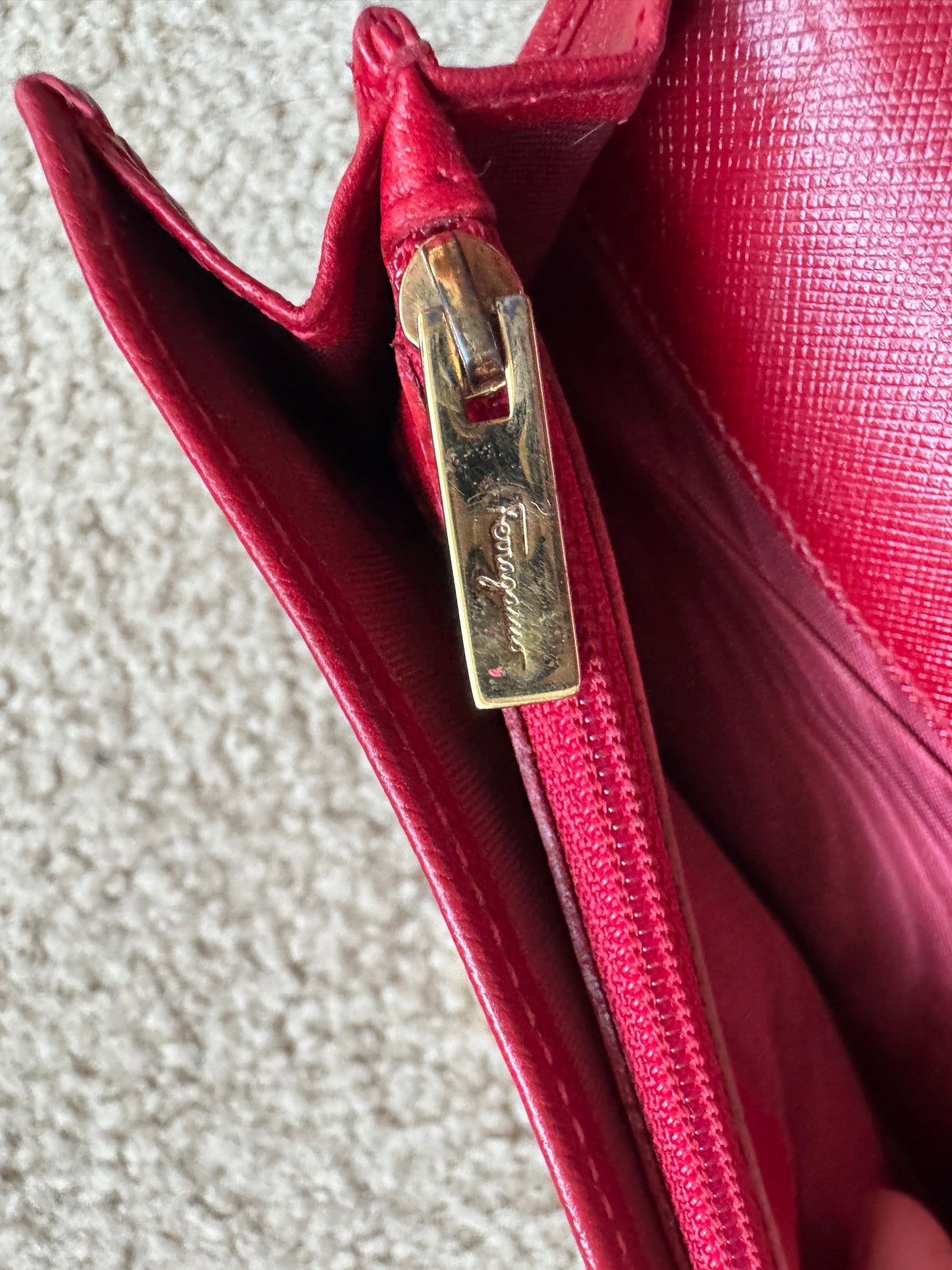 Ferrragamo vara Bow saffiano red