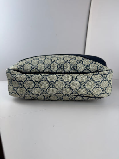 GUCCI Front Zip Messenger GG Supreme Coated Canvas