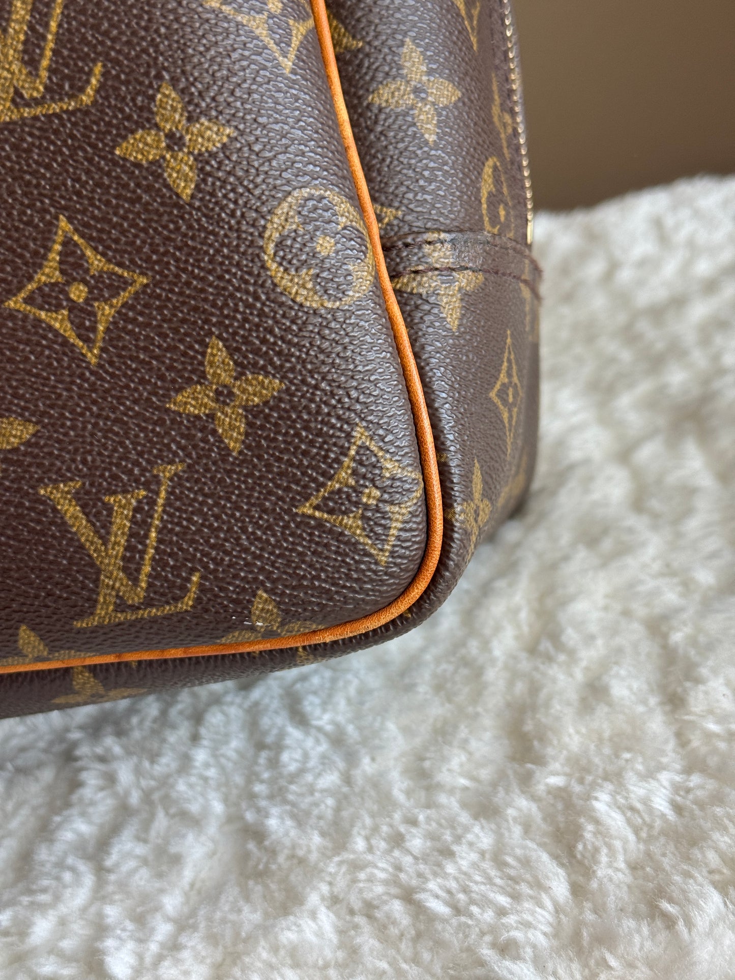 Louis Vuitton Deauville handbag monogram