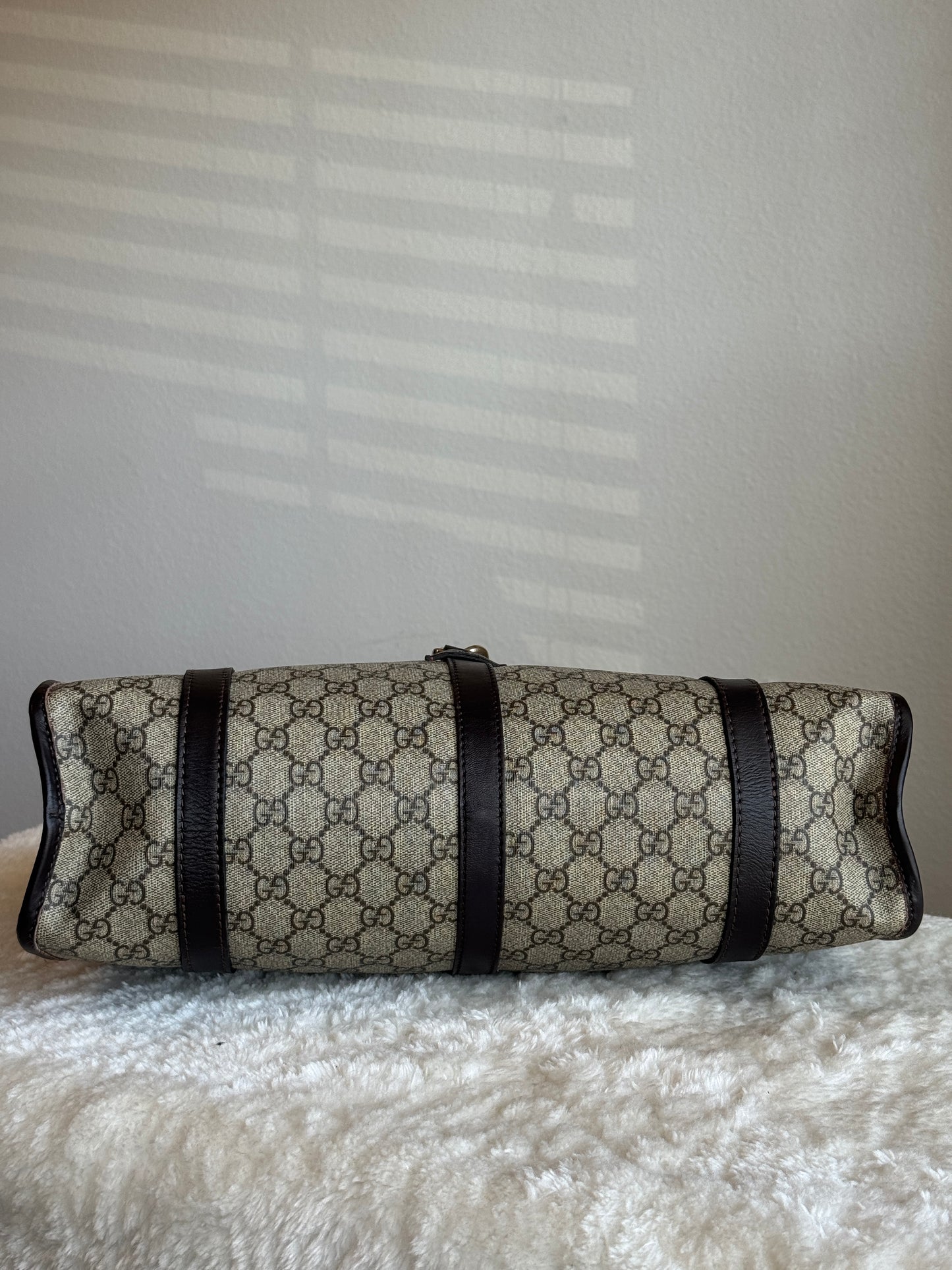 GUCCI GG Supreme Bardot Medium Coated Canvas