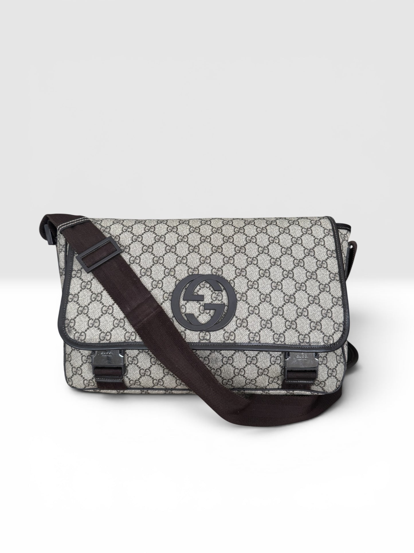 Gucci Interlocking G Buckle Messenger Bag GG Coated Canvas Medium👜