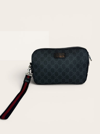 GU04👜 Gucci wristlet Clutch GG Coated Canvas