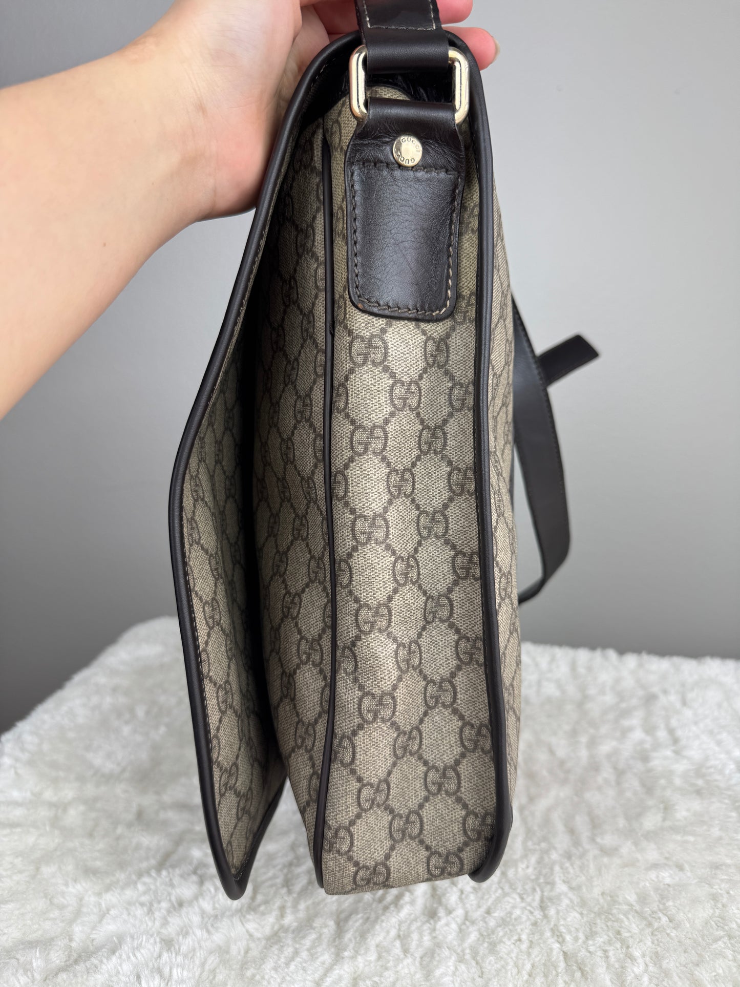 GUCCI Web Flap large Messenger GG Supreme Coated Canvas