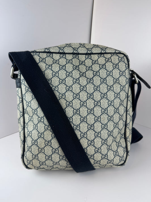 GUCCI Front Zip Messenger GG Supreme Coated Canvas