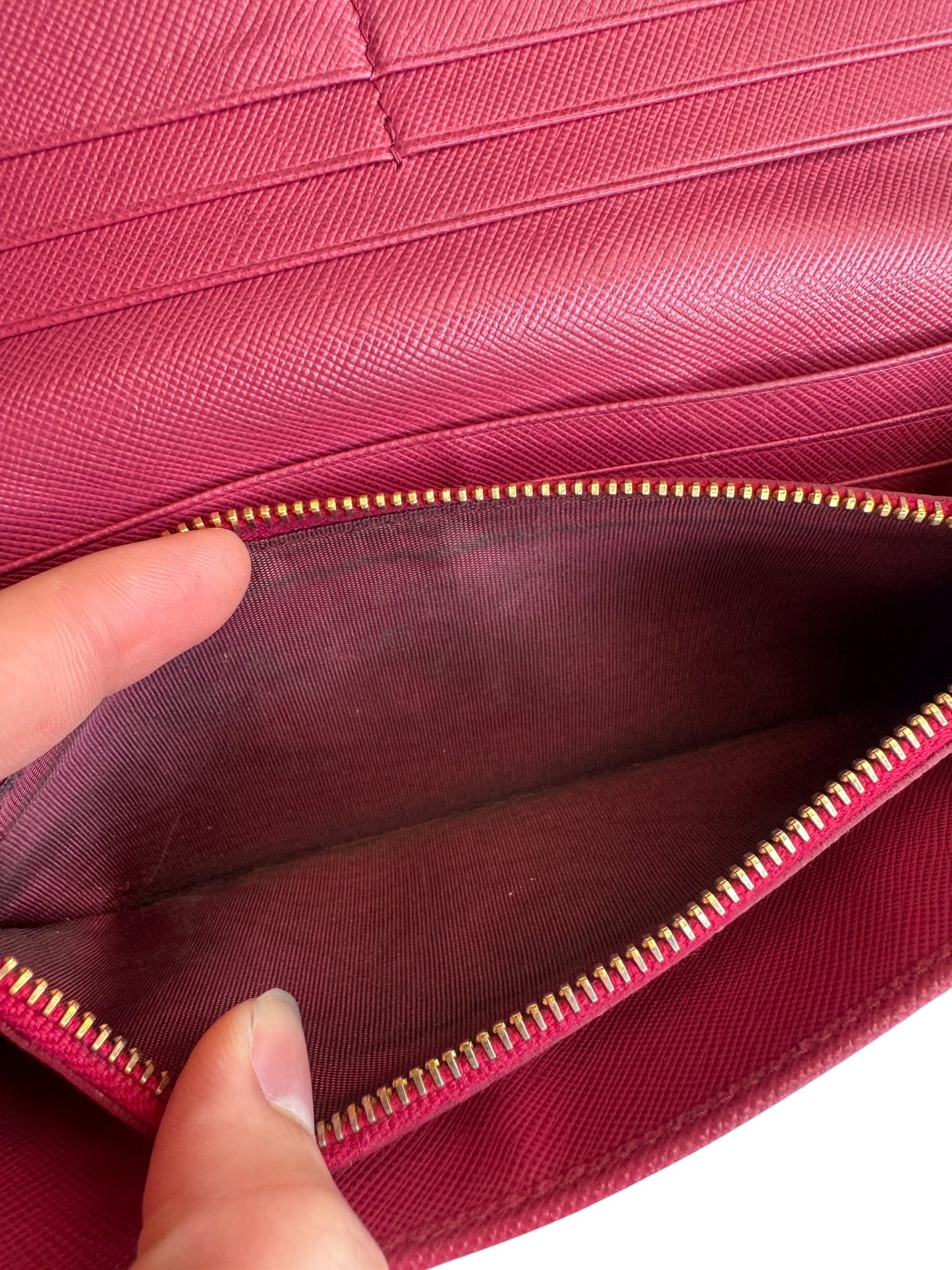 WA2👛 Prada continental flap wallet (COA Included) retail $995