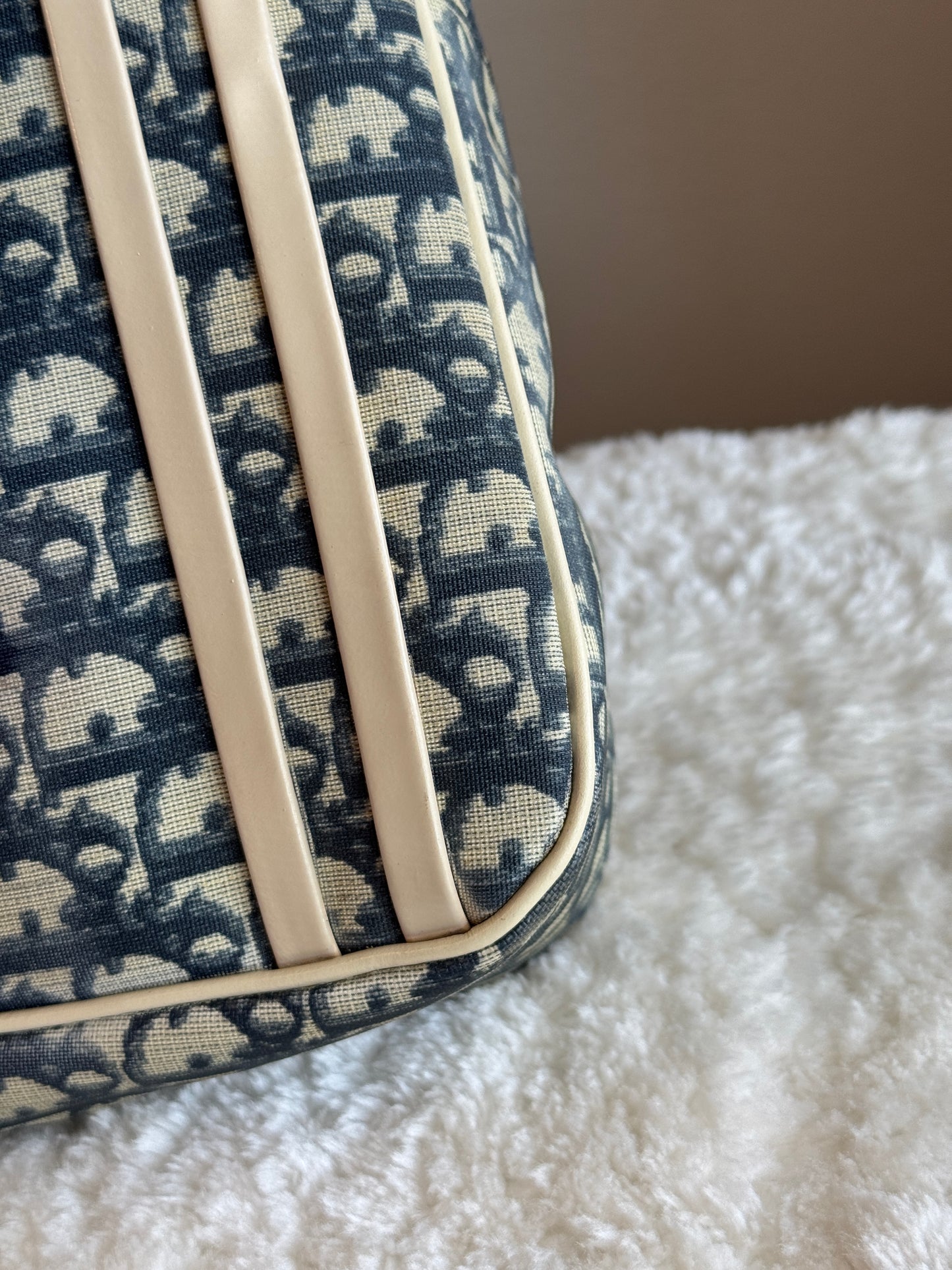 CHRISTIAN DIOR Vintage Girly Zip Messenger Bag Diorissimo Coated Canvas