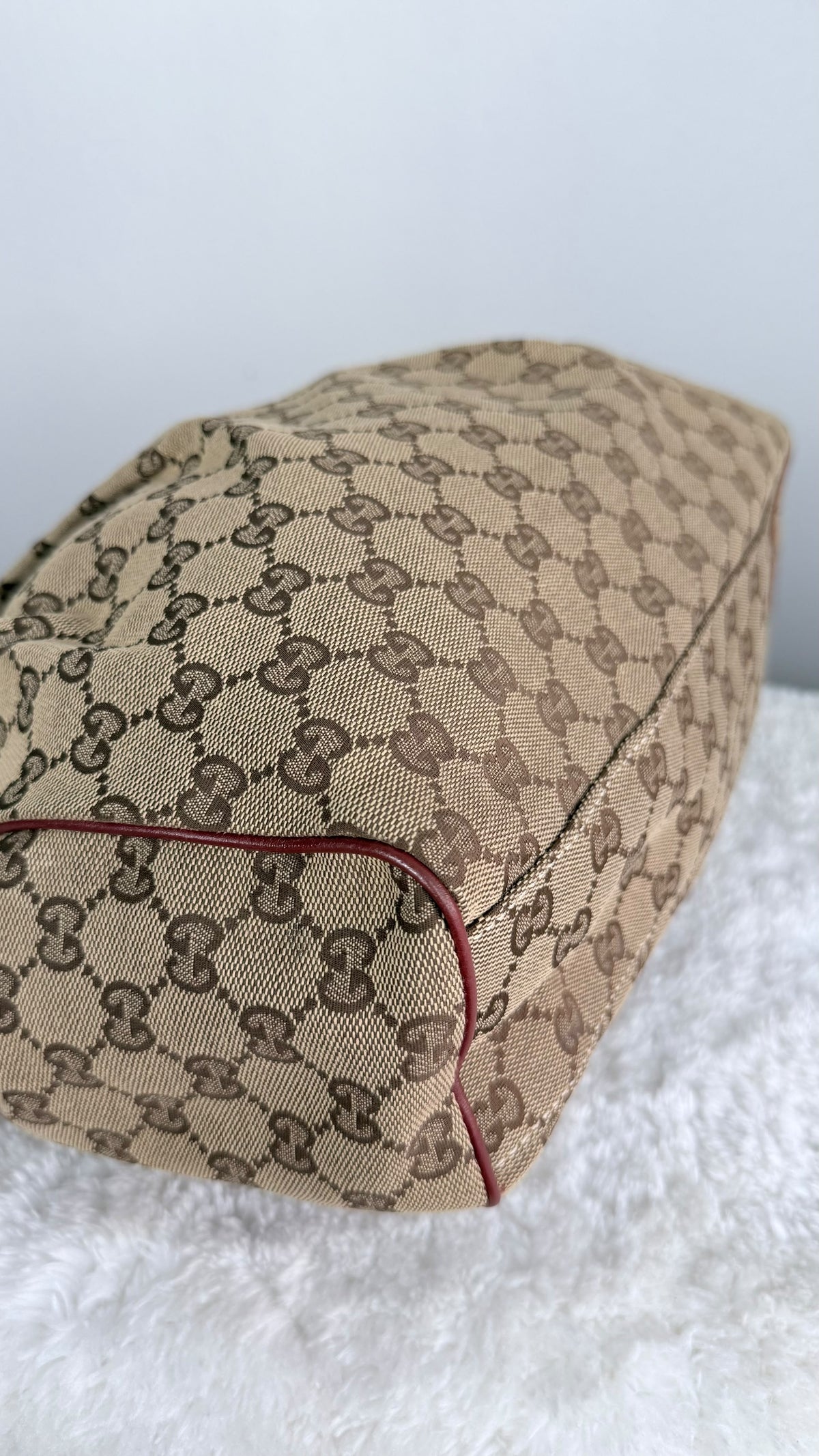 GUCCI Sukey Hobo GG Canvas Red