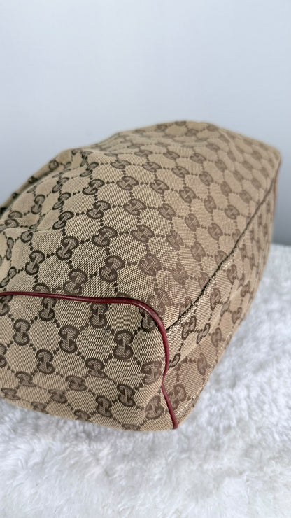 GUCCI Sukey Hobo GG Canvas Red
