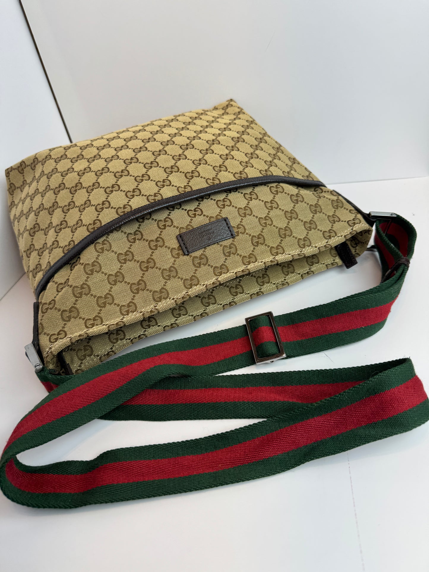 GUCCI Web Stripe Messenger GG Canvas
