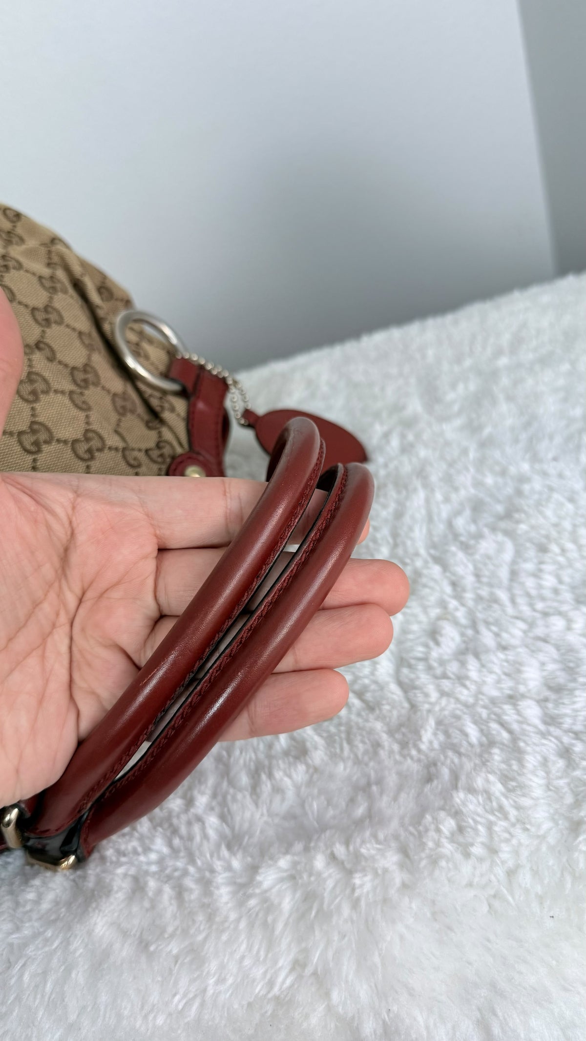 GUCCI Sukey Hobo GG Canvas Red