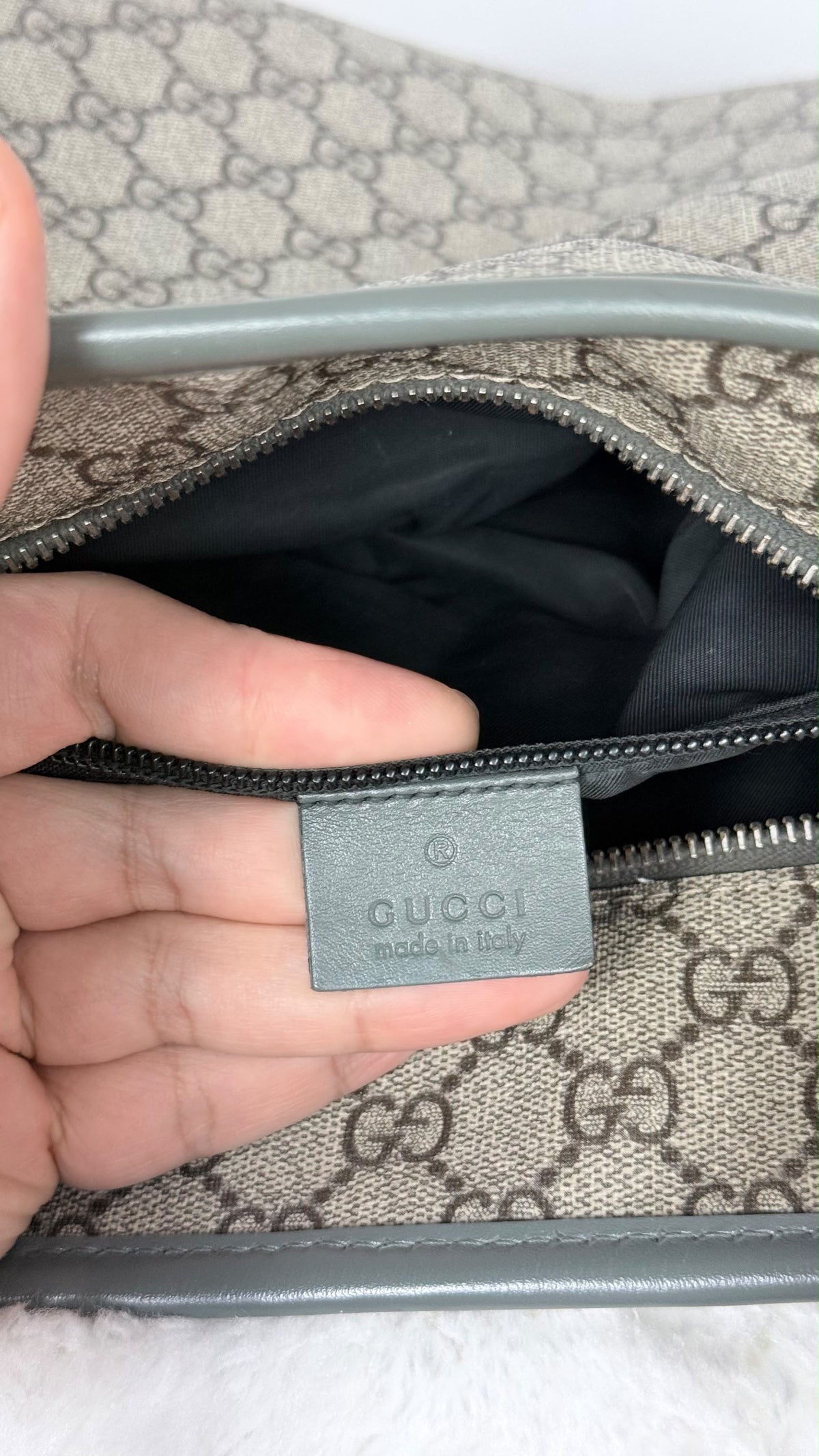 GUCCI Tote medium GG Supreme Coated canvas Dark Grey
