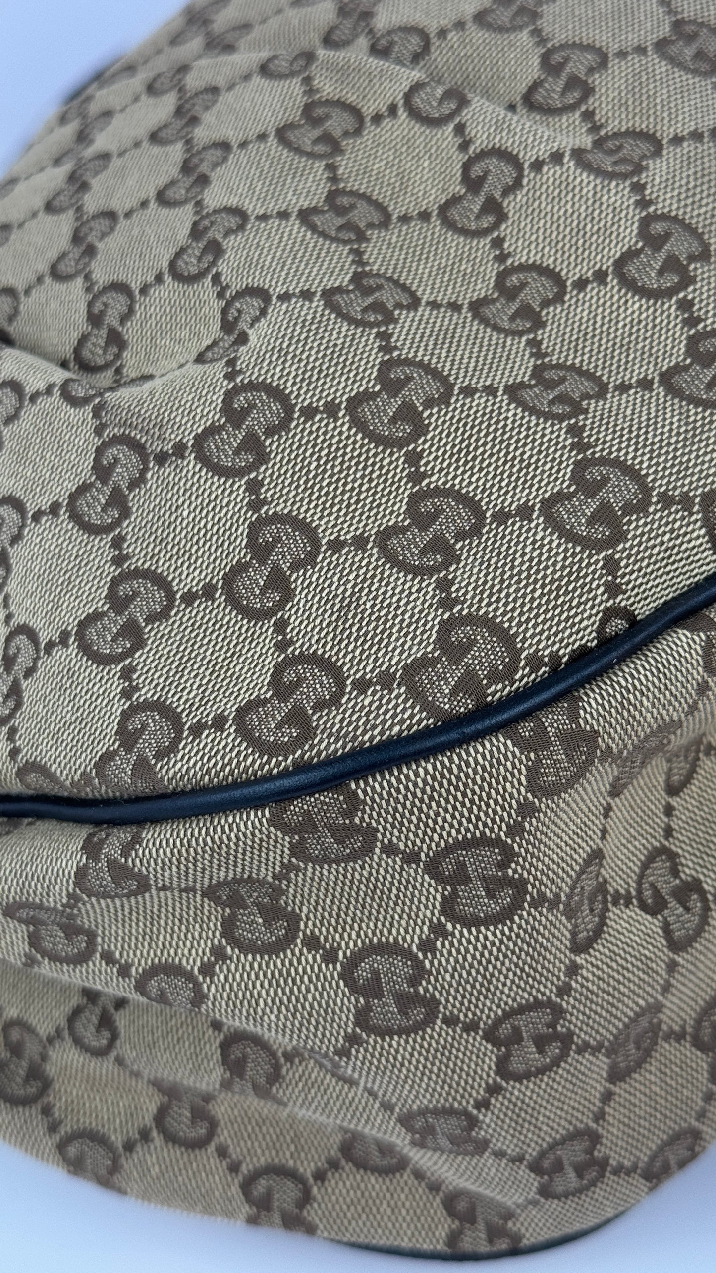 Gucci Sukey Hobo GG Canvas Medium