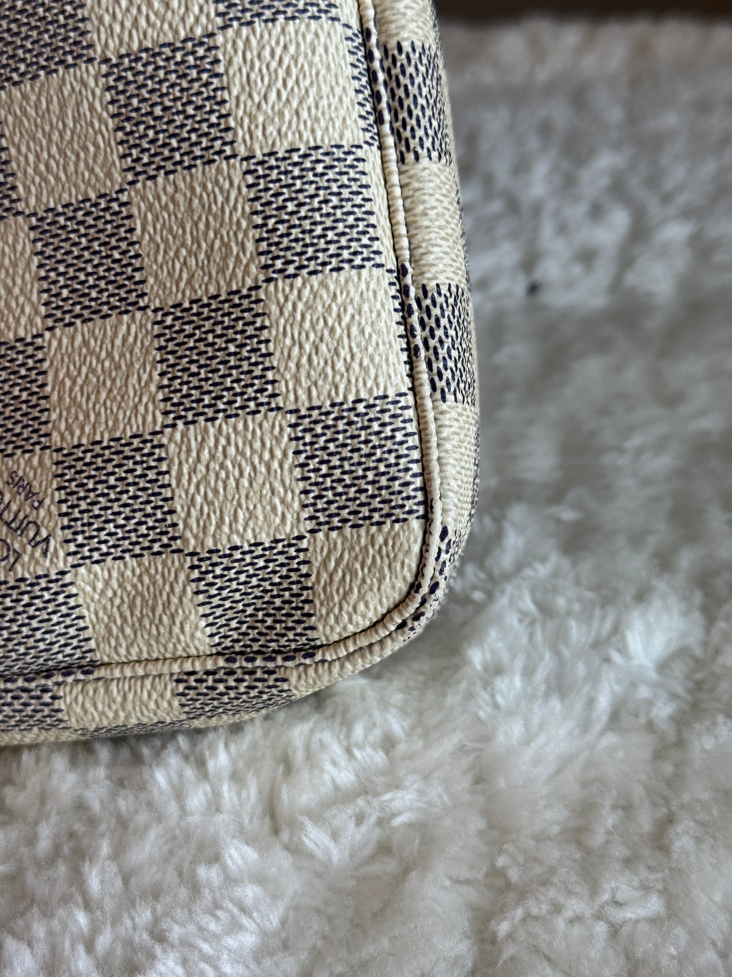 LOUIS VUITTON Damier Azu Pochette Accessories
