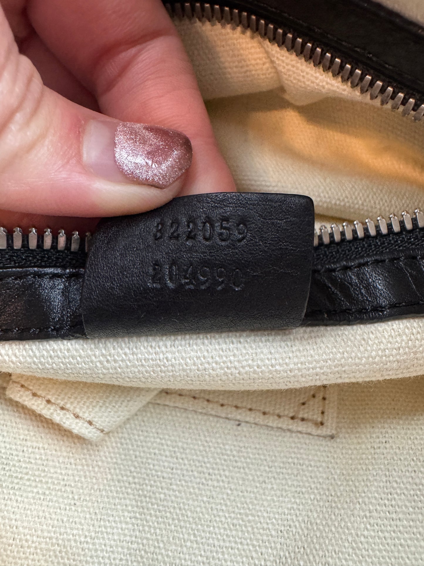 GUCCI Interlocking GG Leather Messenger Black