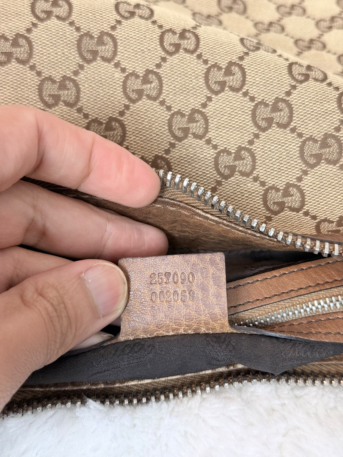 Gucci Hobo GG Canvas shoulder brown