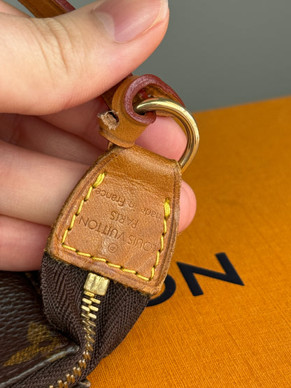 LOUIS VUITTON Pochette Monogram Canvas