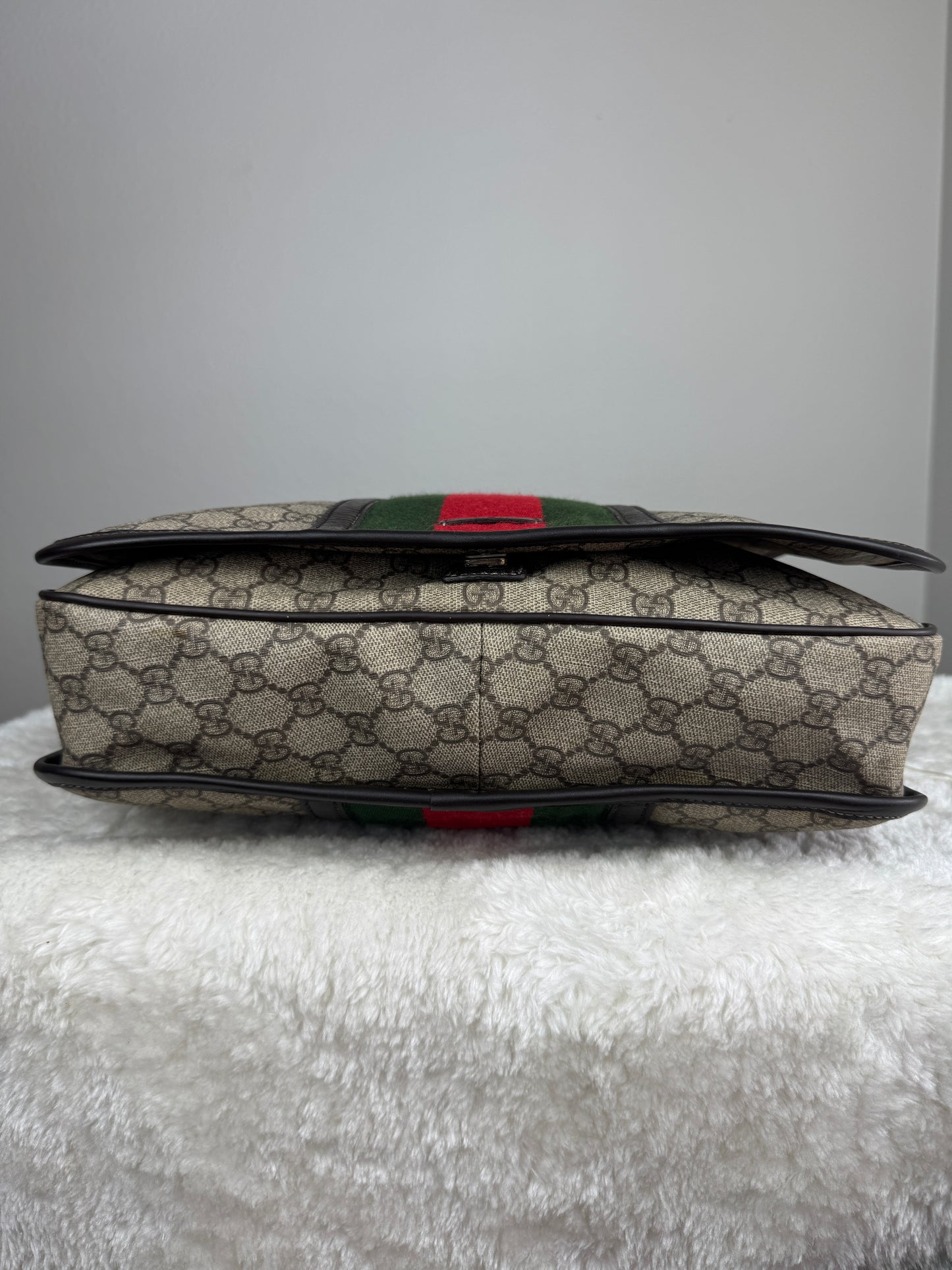 GUCCI Web Flap large Messenger GG Supreme Coated Canvas