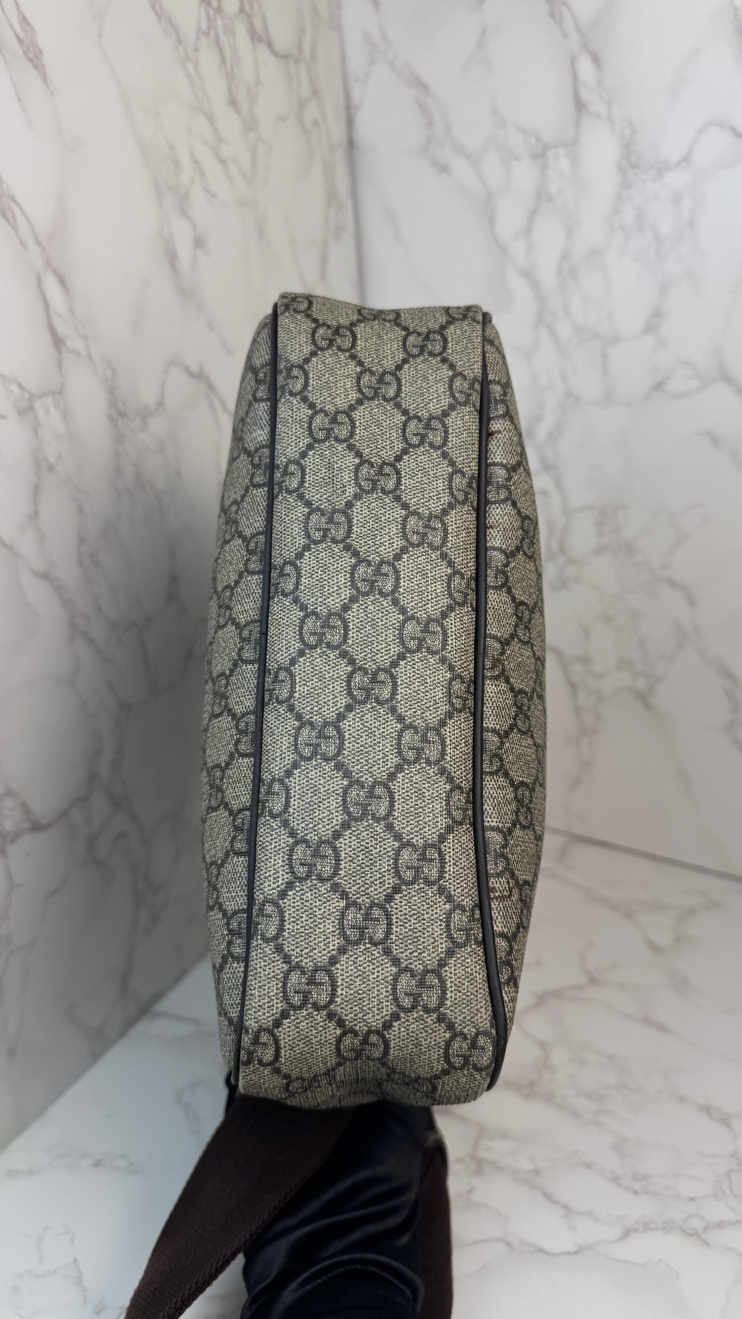 Gucci GG Canvas Messenger Brown