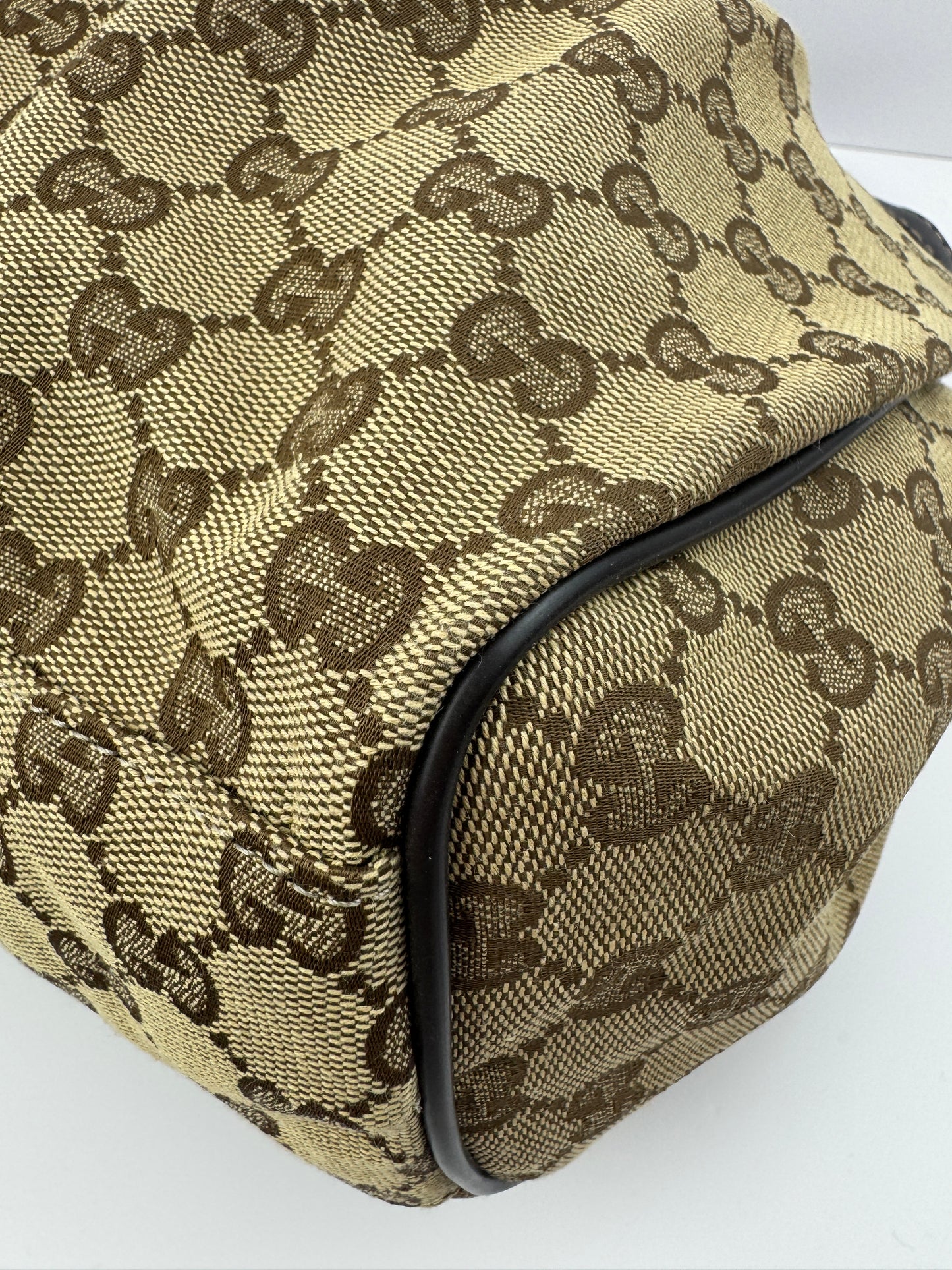 Gucci sukey GG Canvas Medium