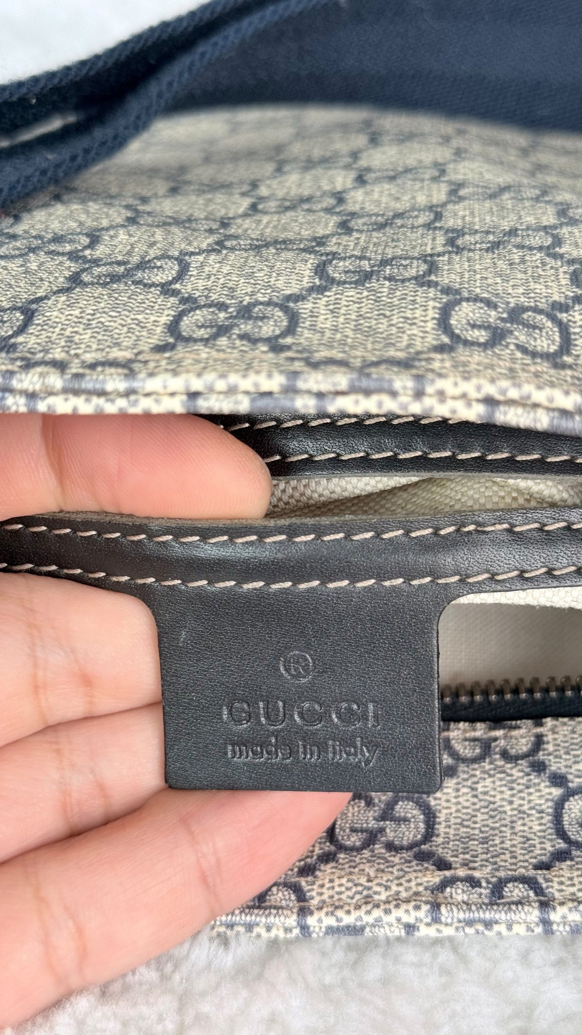 GUCCI Flat Small Crossbody Gg Camvas NAVY