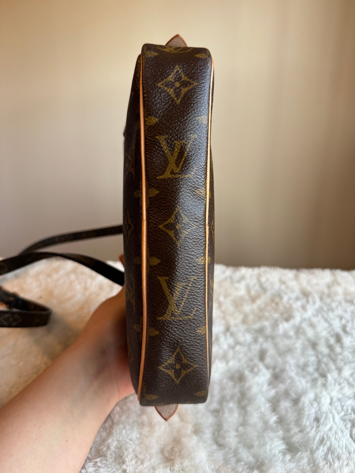 LOUIS VUITTON Pochette Marly Bandouliere bag Monogram