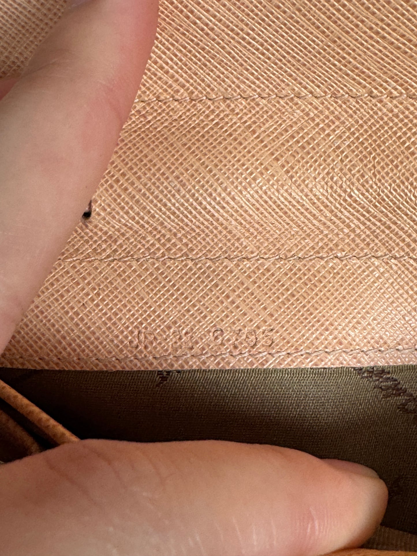 Ferragamo Gamcini long saffiano