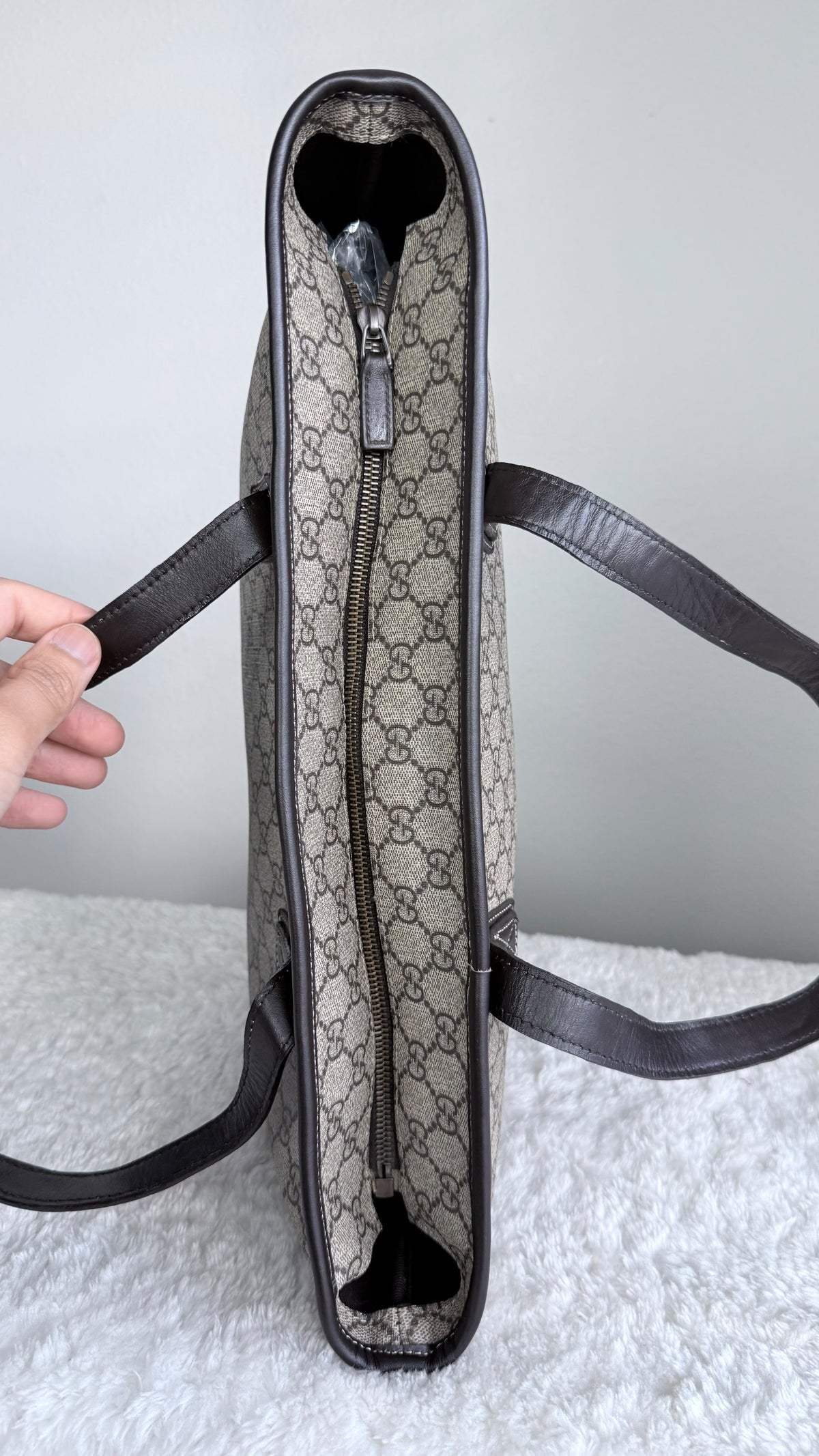 GUCCI Tote Medium GG Supreme Coated canvas brown