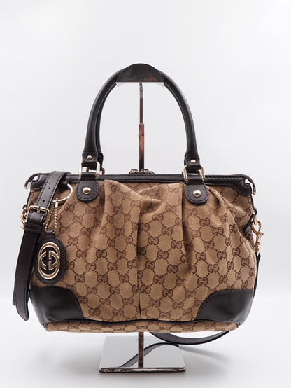 Gucci sukey  top handle monogram with strap