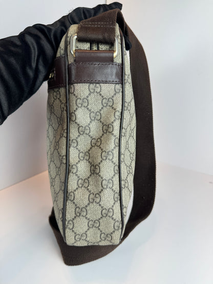 GUCCI Front Zip Messenger GG Supreme Coated Canvas Brown