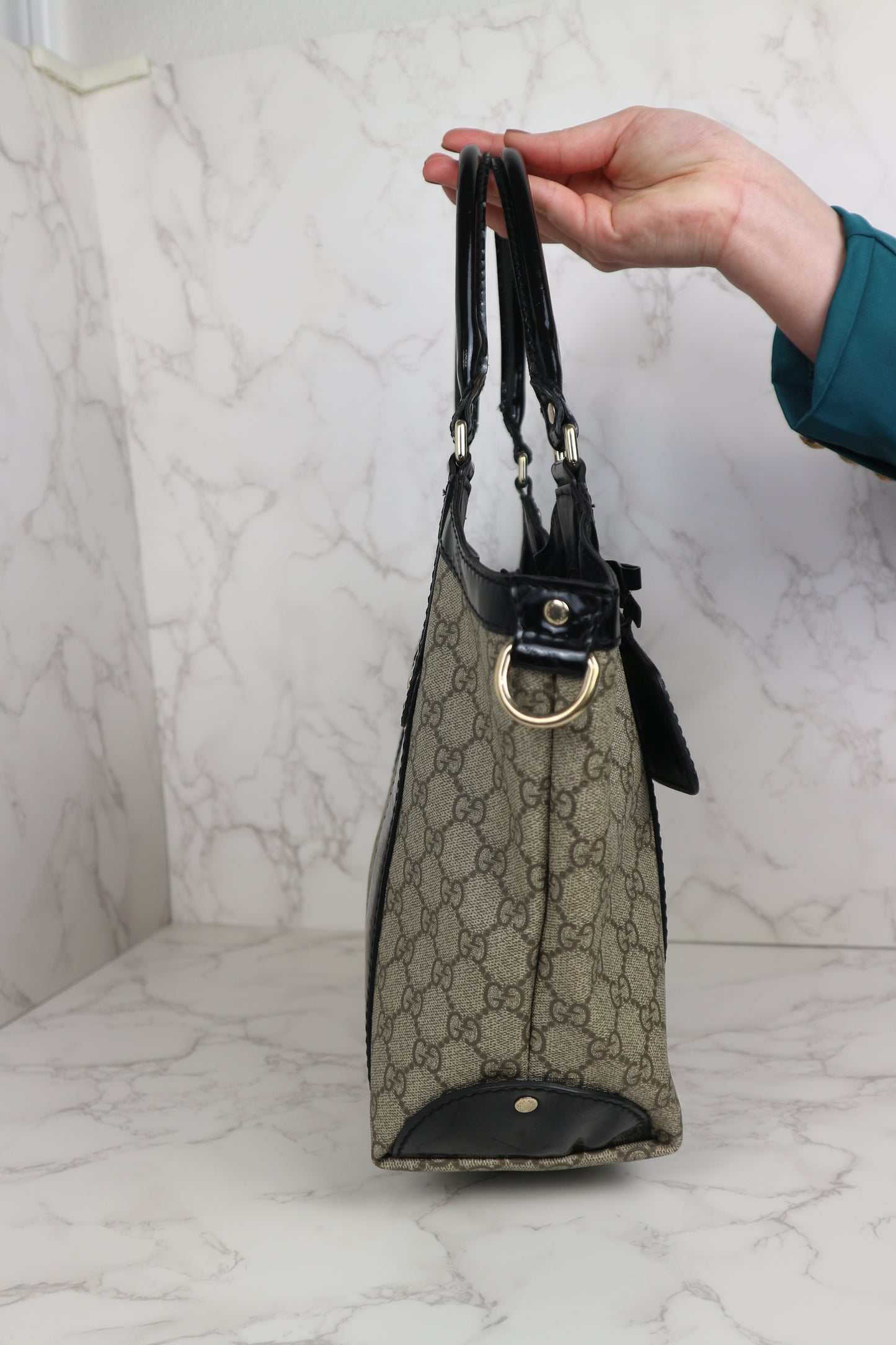 Gucci GG Supreme Ribbon Tote Coated Canvas Bag