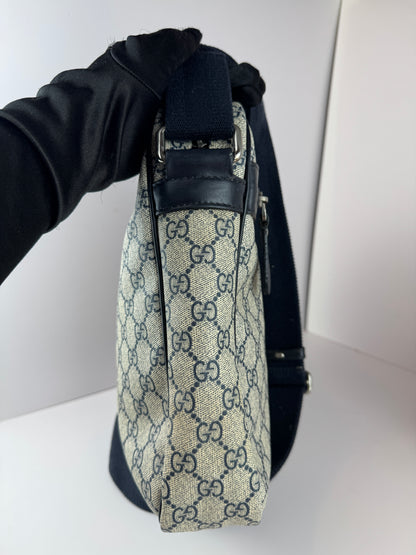 GUCCI Front Zip Messenger GG Supreme Coated Canvas