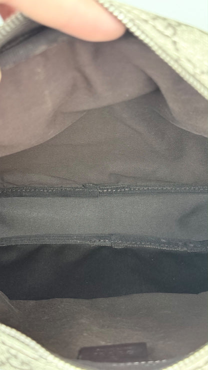 GUCCI Front Zip Messenger GG Supreme Coated Canvas Brown