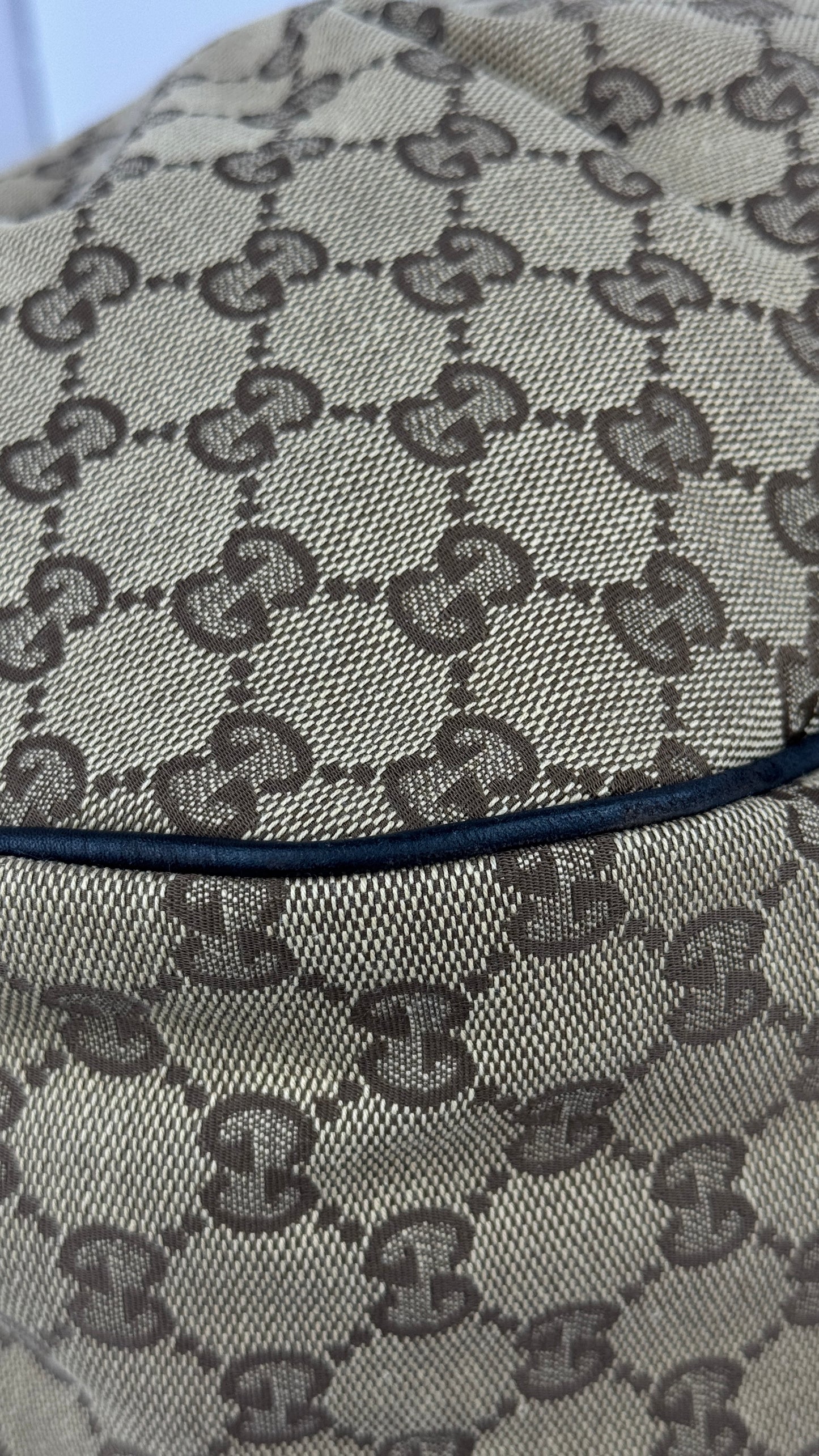 Gucci Sukey Hobo GG Canvas Medium