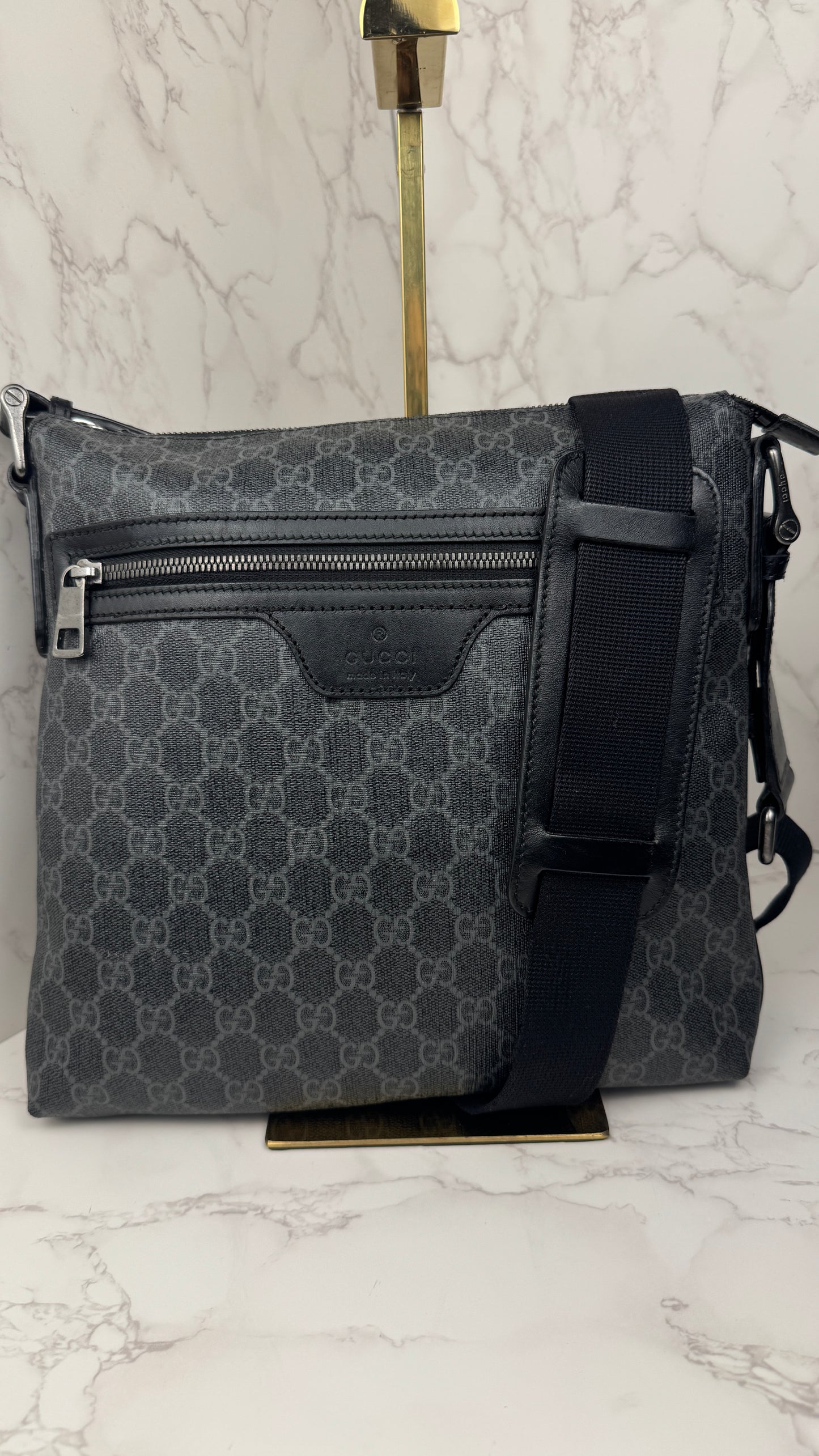 Gucci GG Supreme Canvas Crossbody Black
