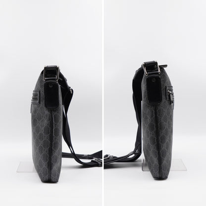 Gucci Front zip messenger Black
